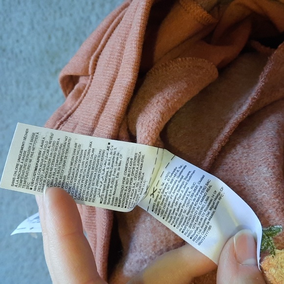 NWT ~ Old Navy ~ Women's size L ~ Fleece lined joggers - Picture 6 of 6